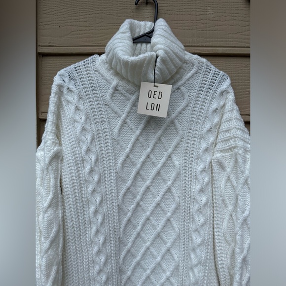NWT- QED London turtle neck cable knit Sweater Dress - Picture 10 of 11